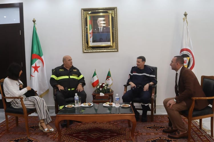 الحماية المدنية ترغب في الاستفادة من الخبرة الإيطالية لمكافحة حرائق الغابات