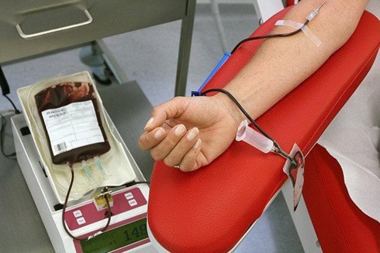 جمعية طلبة الصيدلة في عملية تحسيسية حول التبرع بالدم