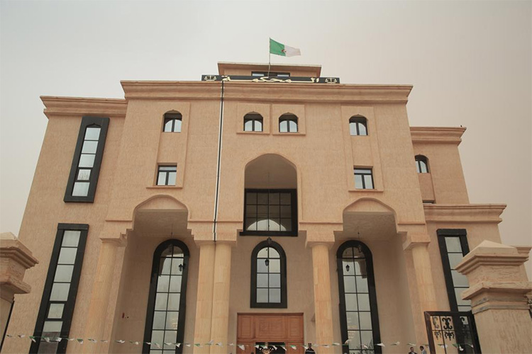 المؤبد لقاتل جاره بطعنات خنجر ببلدية عين كرمس