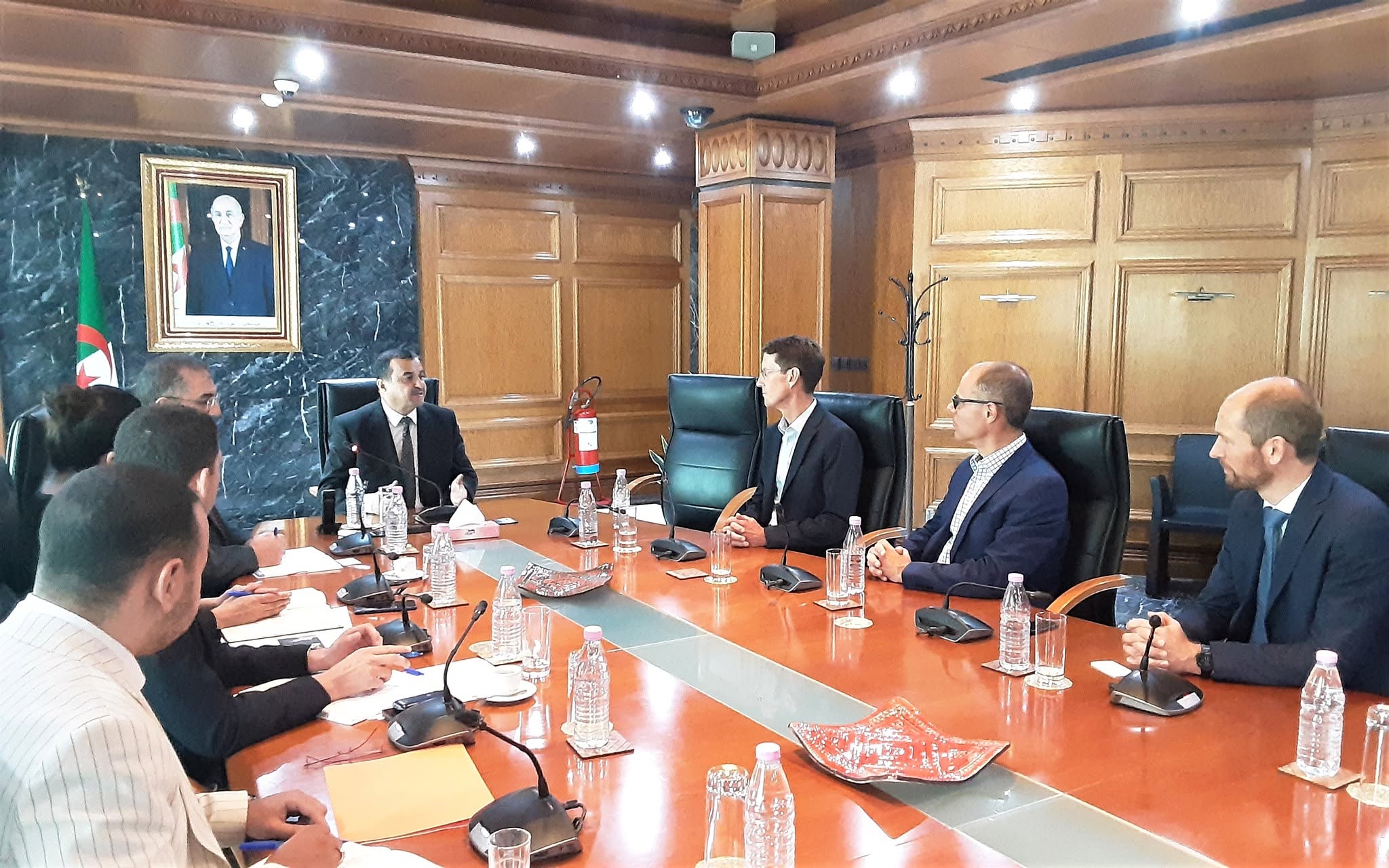 وفد رفيع من “إكسون موبيل” يزور الجزائر لبحث فرص التعاون مع سوناطراك