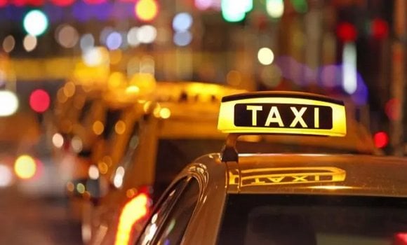 سوقرال تُطلق تطبيق “طاكسي سايف” لطلب سيارة أجرة