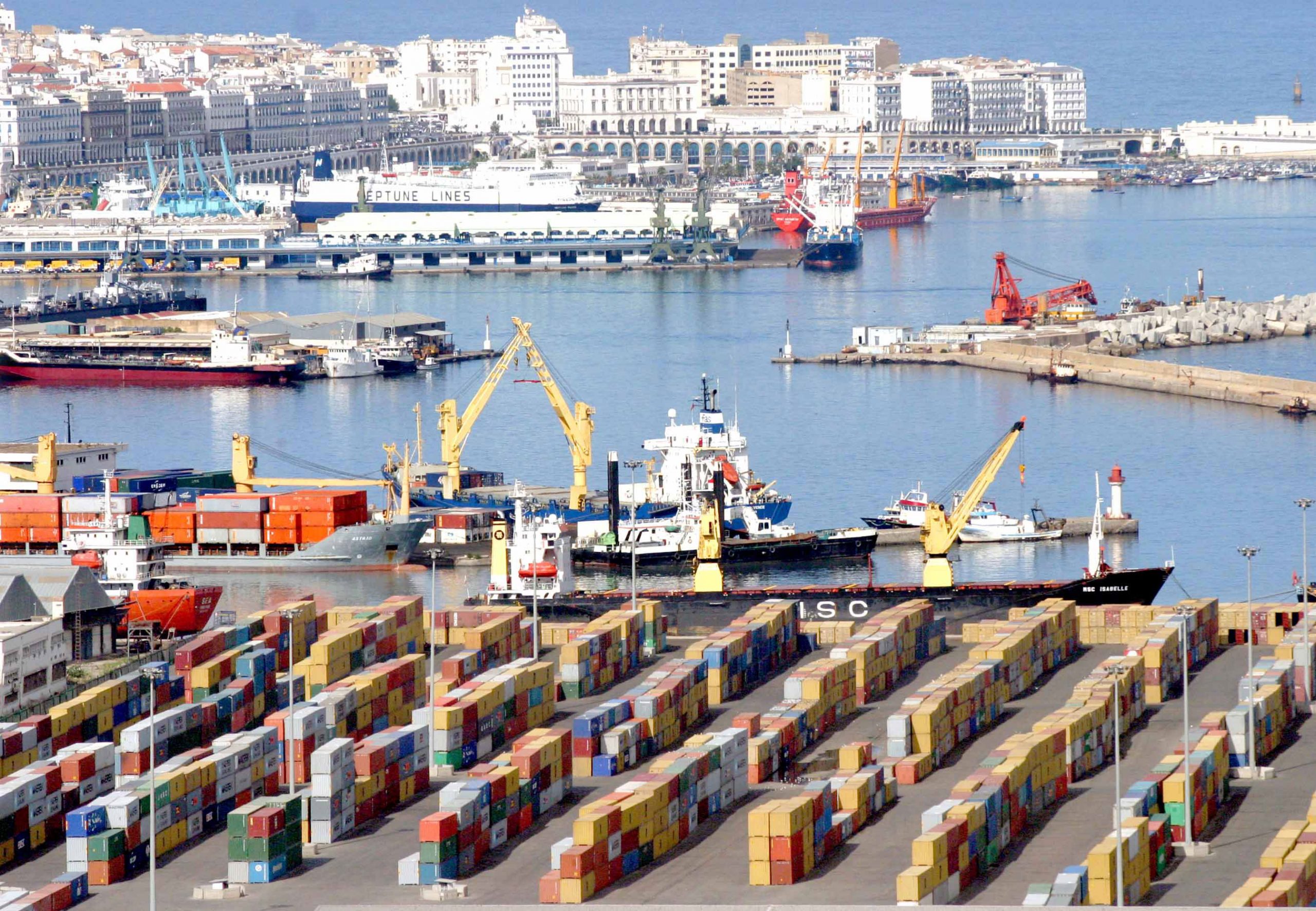 إجراءات جديدة لتنظيم عمليات الاستيراد في قطاع النقل