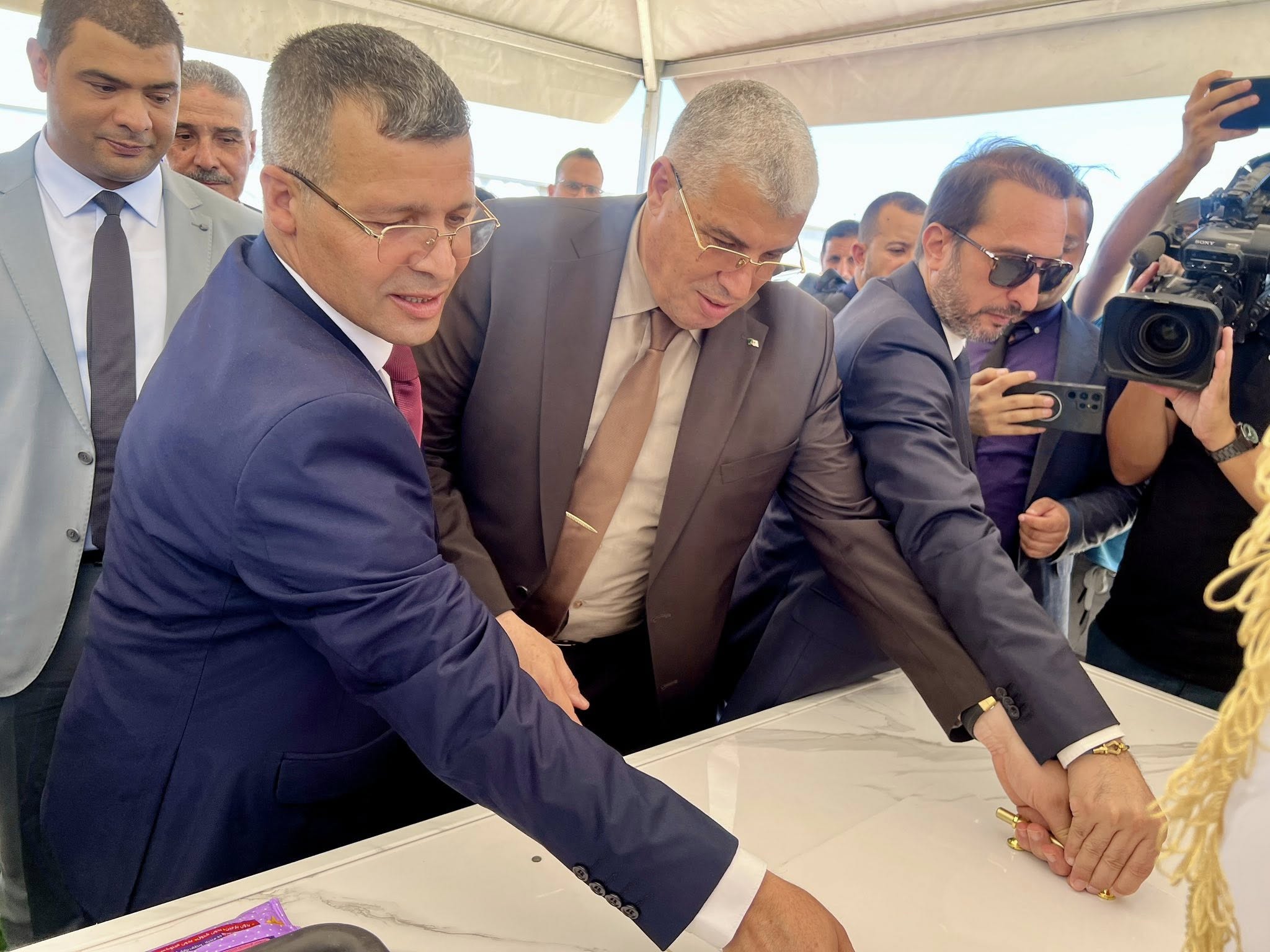 الأول من نوعه.. وضع حجر الأساس لمصنع لإنتاج حليب الأطفال بوهران