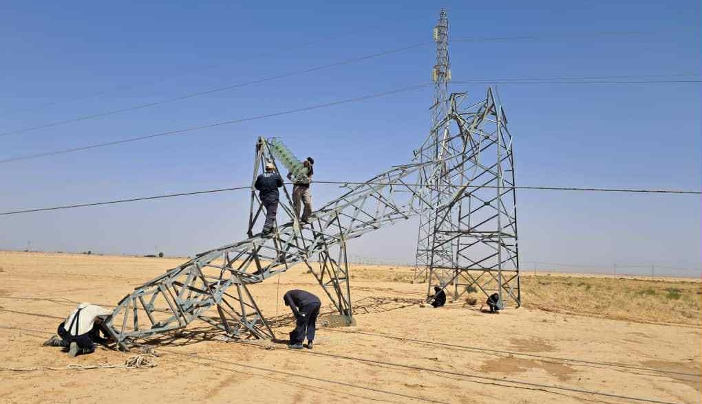 بعد سقوط أبراج التوتر العالي.. تدخل سريع لسونلغاز يعيد الكهرباء بتبسة