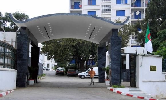 الوظيفة العمومية: السبت والأحد المقبلين عطلة مدفوعة الأجر