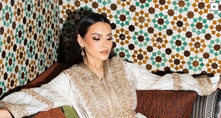 أصل القفطان.. هذا ما قالته الفنانة كارمن سليمان عند سؤالها في المغرب