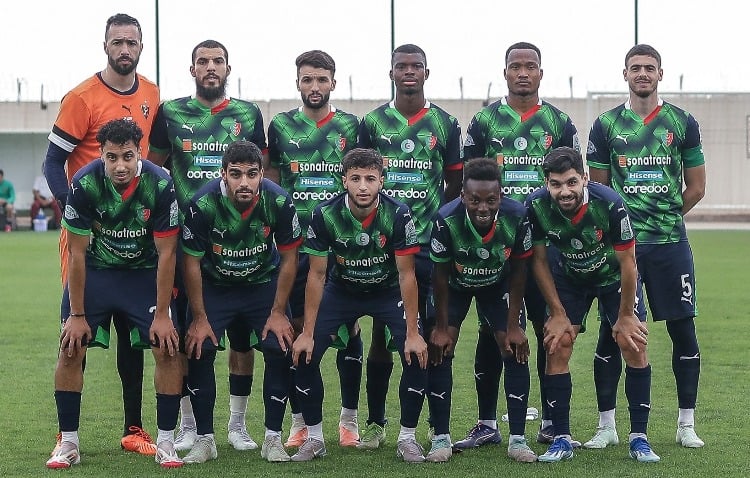 المولودية تفسخ عقد هذا اللاعب