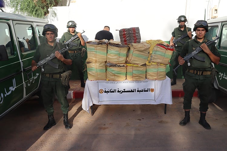 حجز 16 قنطارا من المخدرات عبر الحدود مع المغرب