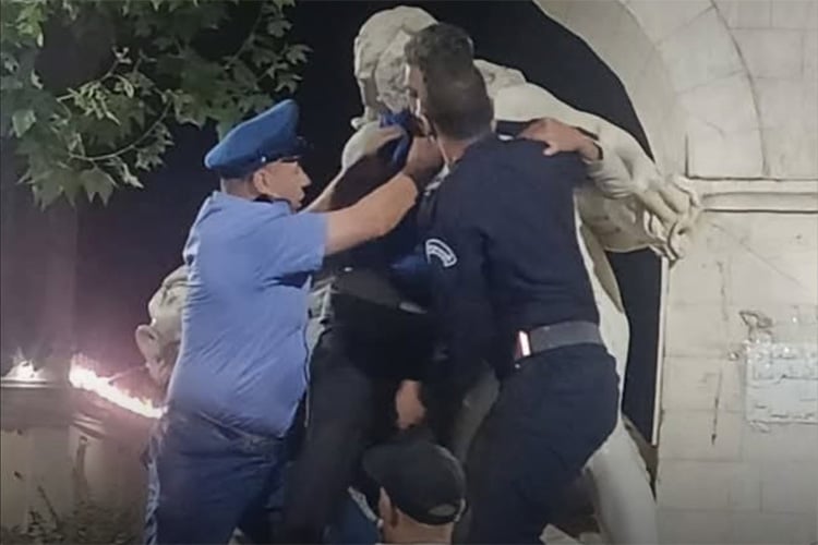 هكذا ألحق مخمور الأضرار مجددا بمعلم “عين الفوارة”