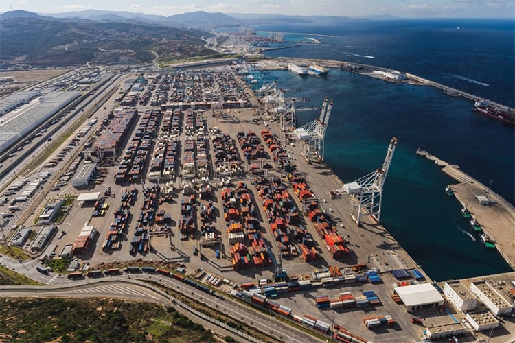 تفاصيل موثوقة عن نقل الأسلحة إلى “اسرائيل” عبر المغرب