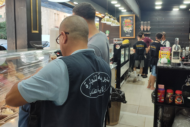 بيتزا بالصراصير.. جبن متعفن ولحم فاسد في مطعم بسطيف
