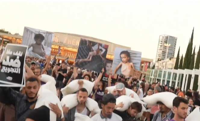 مشاهد غير متوقعة من قلب تل أبيب.. لماذا احتج مستوطنون على تجويع الغزيين؟