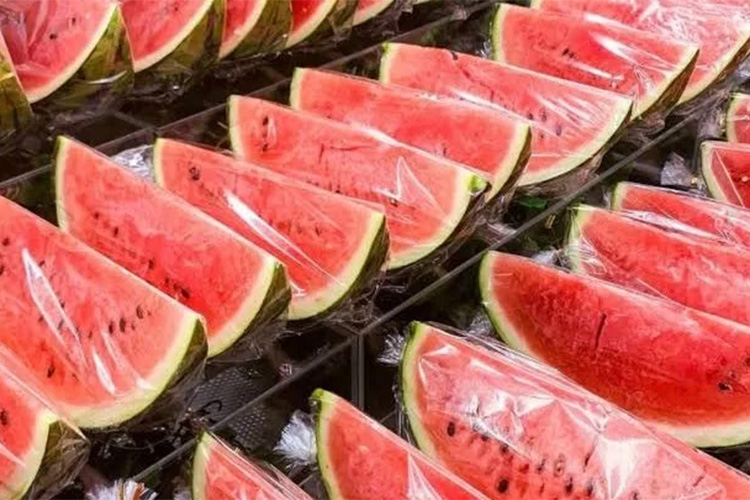 جدل واسع بين مستهلكي الدلاع والتجار