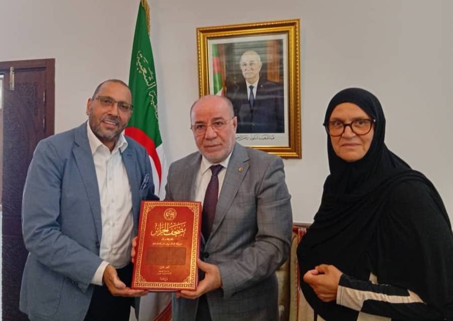 بلمهدي يستقبل الأمين العام للمجلس السويدي للإفتاء