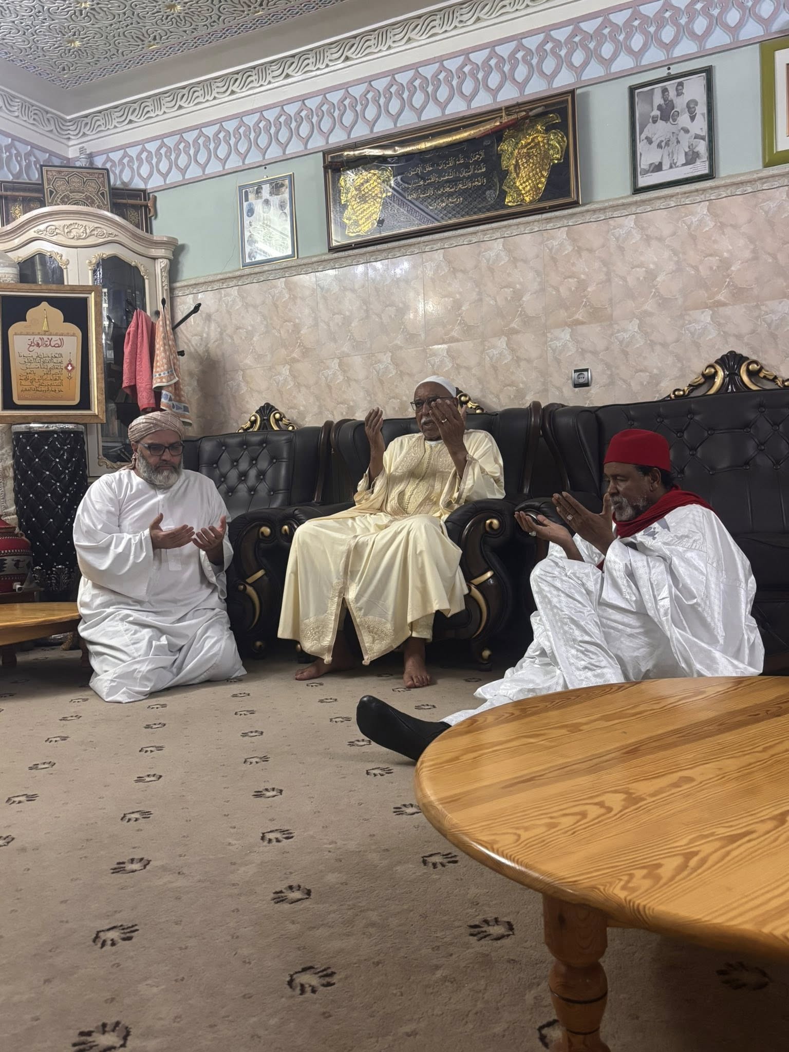 وفد من نيجيريا يزور مقر الخلافة العامة للطريقة التجانية بالأغواط