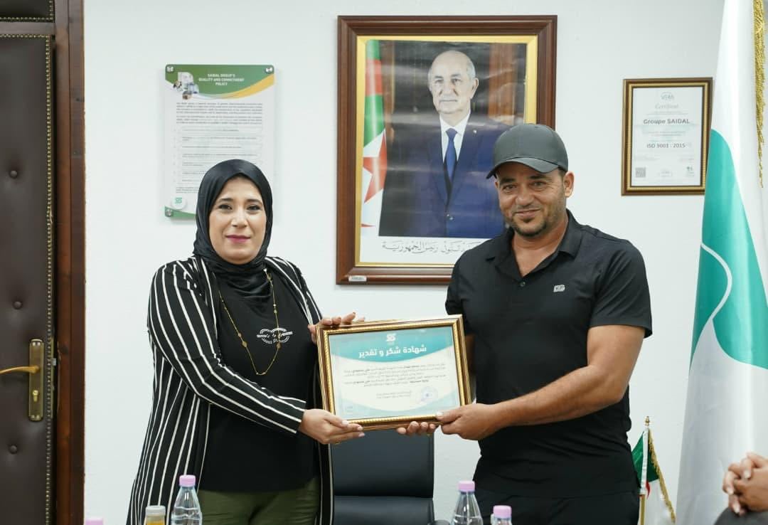 تكريم عون أمن في “صيدال” شارك في انتشال جثامين ضحايا حادث وادي الحراش