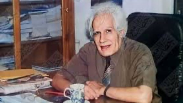 “حرب تموز” تقْتَنِص أحمد مستجير (1934-2006)