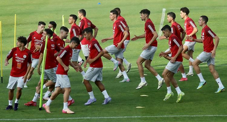 لاعب محلي يقترب من أوروبا بعد نهاية “الشان”