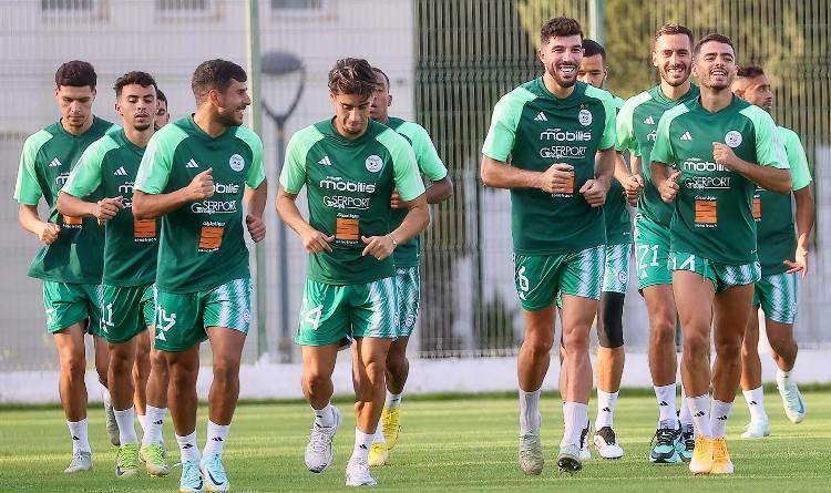 كم يحصل المنتخب المحلي في حال إحراز اللقب الإفريقي؟