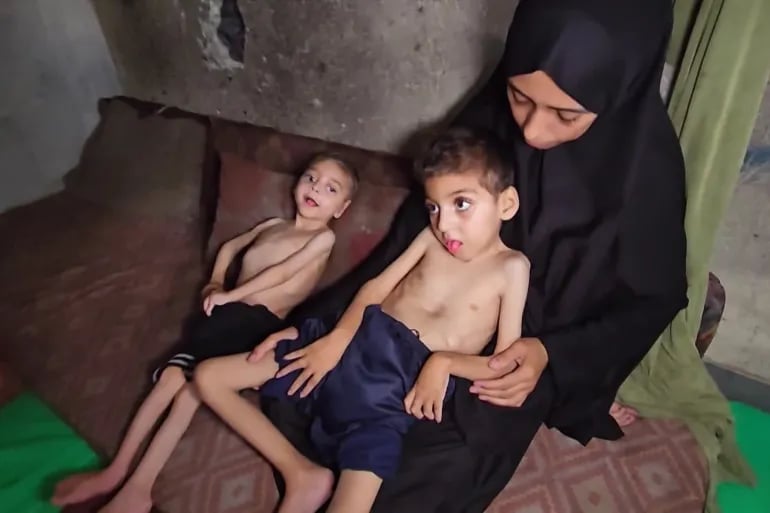 مراسلة “الجزيرة” تكشف قصة صراع مع الجوع وسط الحصار في غزة