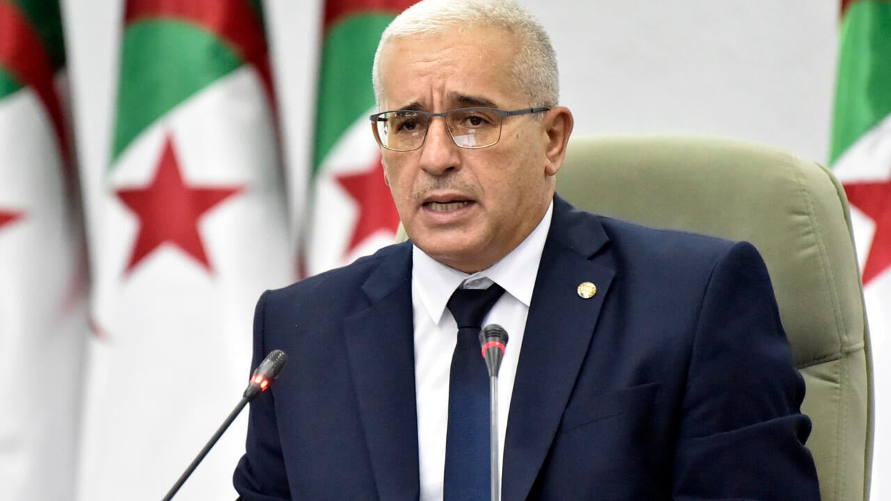 بوغالي يحيي الجيش الوطني الشعبي في يومه الوطني