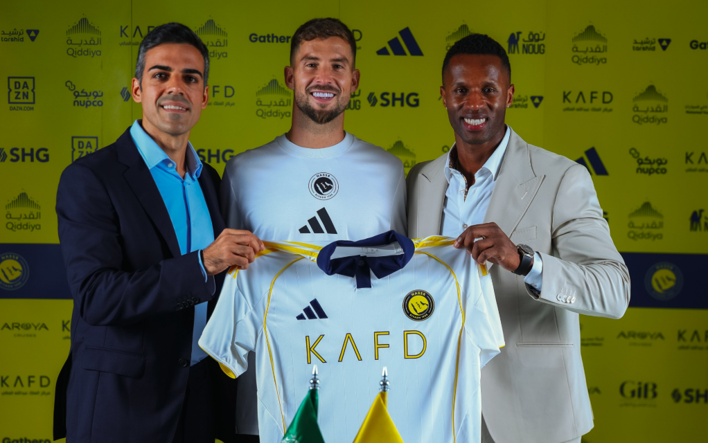 النصر السعودي يعلن تعاقده مع مدافع برشلونة