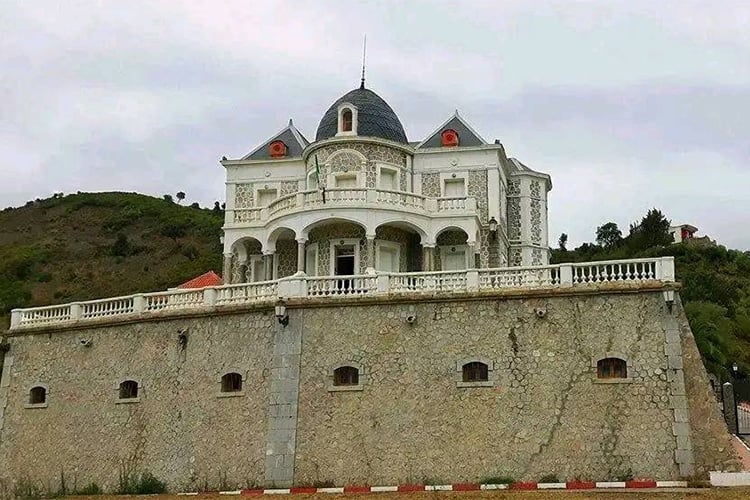 قصر الأميرة بأوقاس… من عربون وفاء إلى “ريفييرا” بجاية