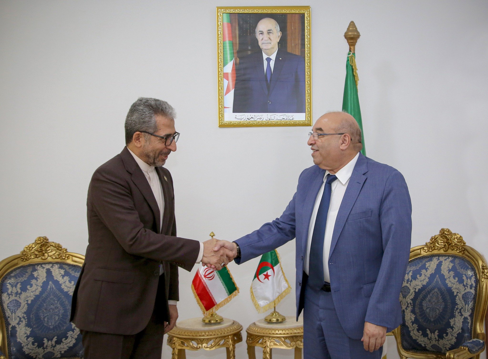 قويدري يبحث مع السفير الإيراني فرص الشراكة في مجال الصناعة الصيدلانية