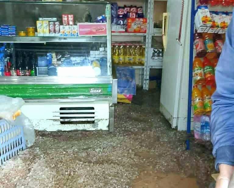 سيول الأمطار تقطع الطرق وتجرف التربة في البويرة