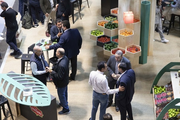 17 مصدّرا جزائريا يستعرضون خضر وفواكه “دي زاد” بإسبانيا