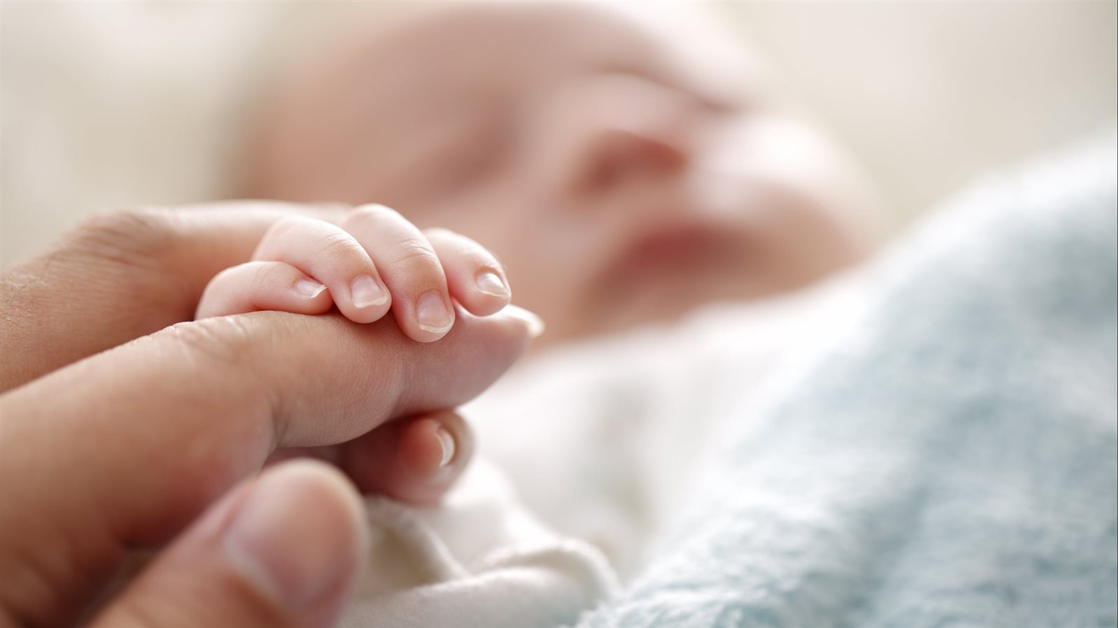 لهذه الأسباب يقرر بعض الأزواج تـأجيل الإنجاب