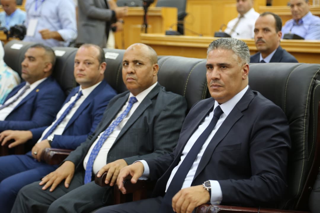 وزير السكن يطلع على وضعية التجهيزات العمومية لقطاع التربية ببسكرة