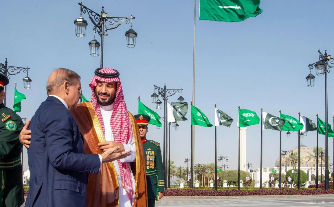إبرام اتفاقية للدفاع الإستراتيجي المشترك بين السعودية وباكستان