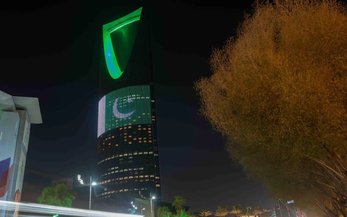 أبراج السعودية تحتفي بتوقيع اتفاقية الدفاع الإستراتيجي المشترك مع باكستان (صور)
