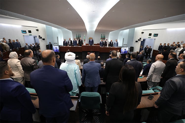 افتتاح دورة البرلمان بـ18 مشروع قانون وسباق النواب ينطلق