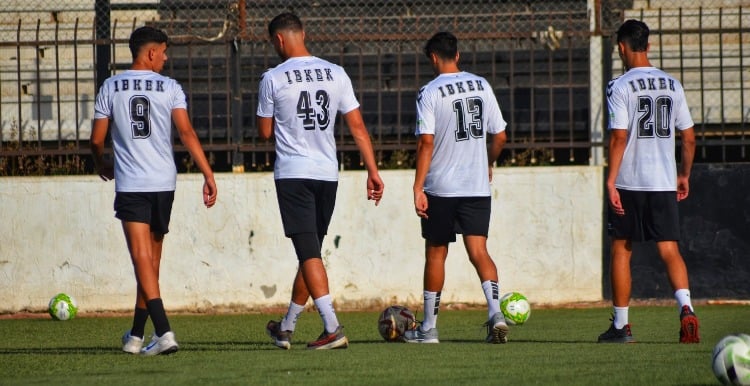 3 أندية تبحث عن ملعب