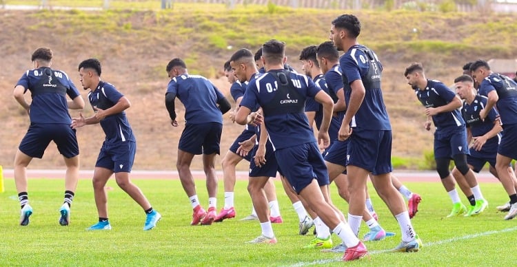 أولمبيك أقبو ينفرد بِكرسي الصّدارة