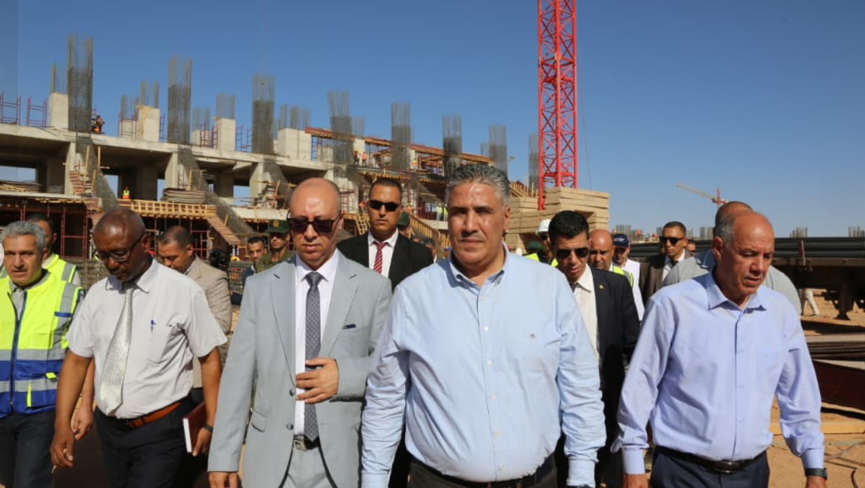 بالصور.. الوزير بلعريبي يتفقد مشروع إنجاز المركب الرياضي لبشار