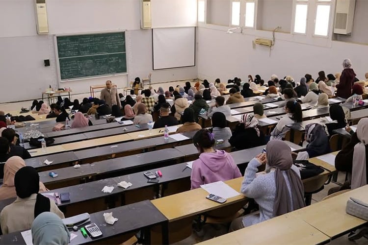 طلبة وأساتذة يقيّمون ملحقات الطب المتوزعة على عديد الولايات