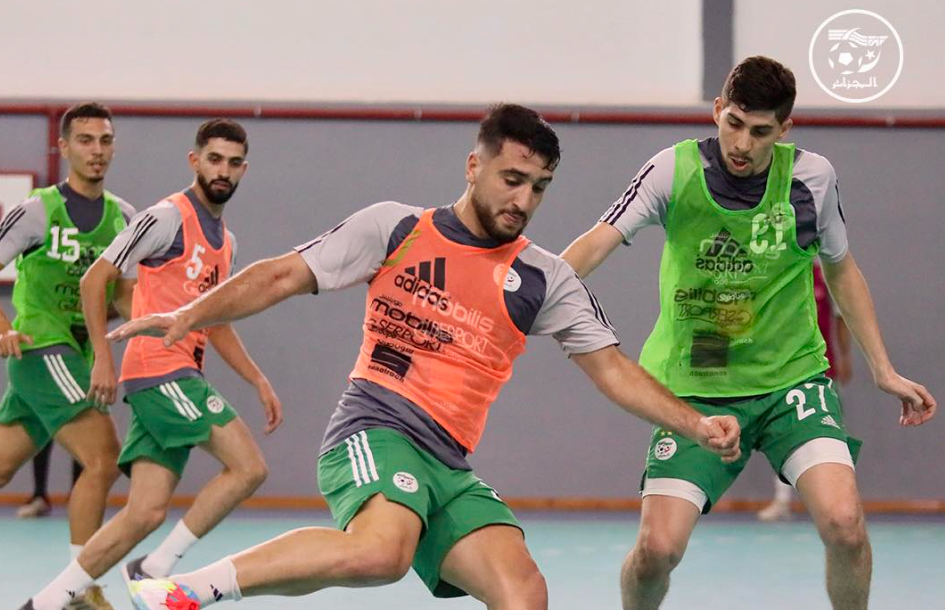بالصور.. انطلاق تربص المنتخب الجزائري لكرة القدم داخل القاعة