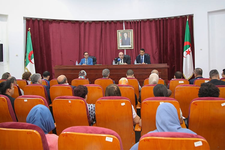 تنصيب جهاز الرصد واليقظة لوفرة المواد الصيدلانية