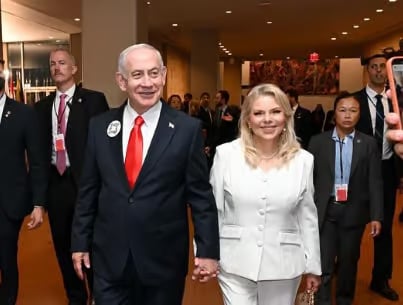 زوجة نتنياهو تتعرض لحملة سخرية بسبب هذه الصور!