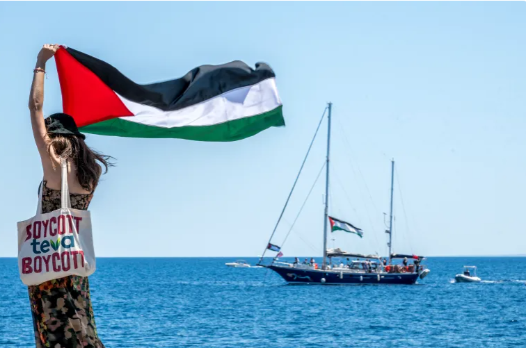 هكذا يتأهب الصهاينة للسيطرة على أسطول الصمود في عرض البحر!