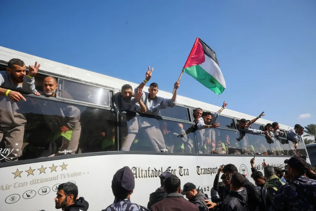 شرم الشيخ.. حماس والاحتلال يبحثان اليوم تفاصيل صفقة تبادل الأسرى