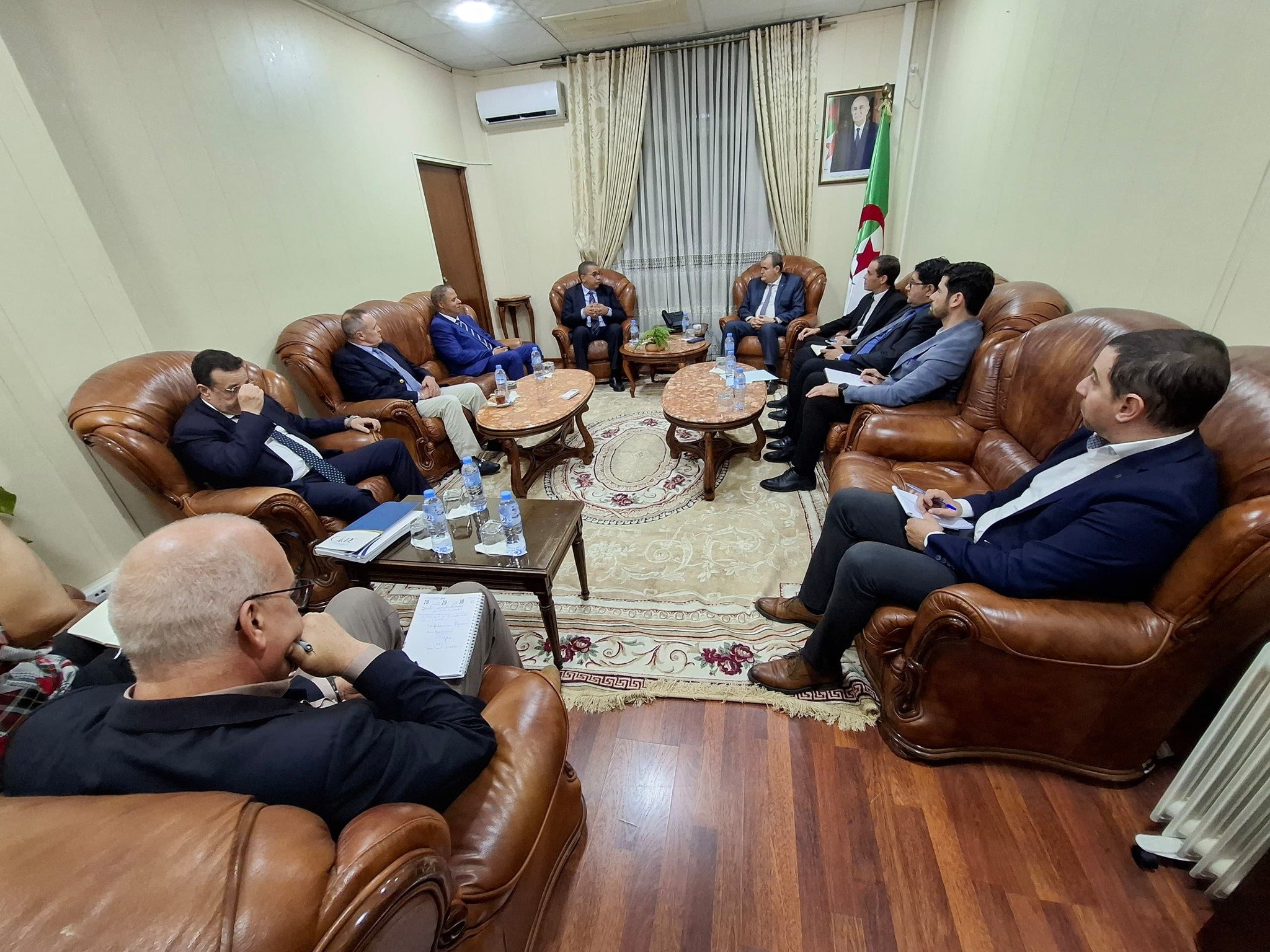 لقاء بوزارة التجارة لبحث دعم تنافسية المنتوج الجزائري في الأسواق الدولية