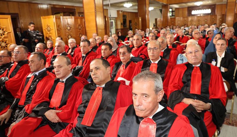 هذه أجور وامتيازات وحقوق ومسؤوليات القضاة