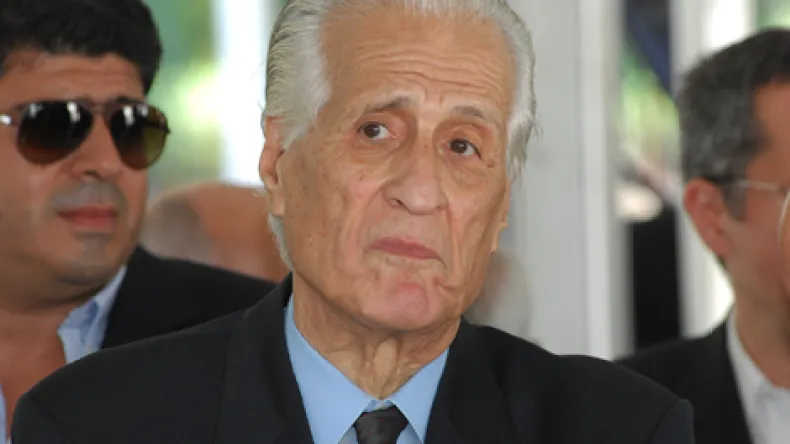 الدبلوماسي والوزير الأسبق أحمد طالب الإبراهيمي في ذمة الله