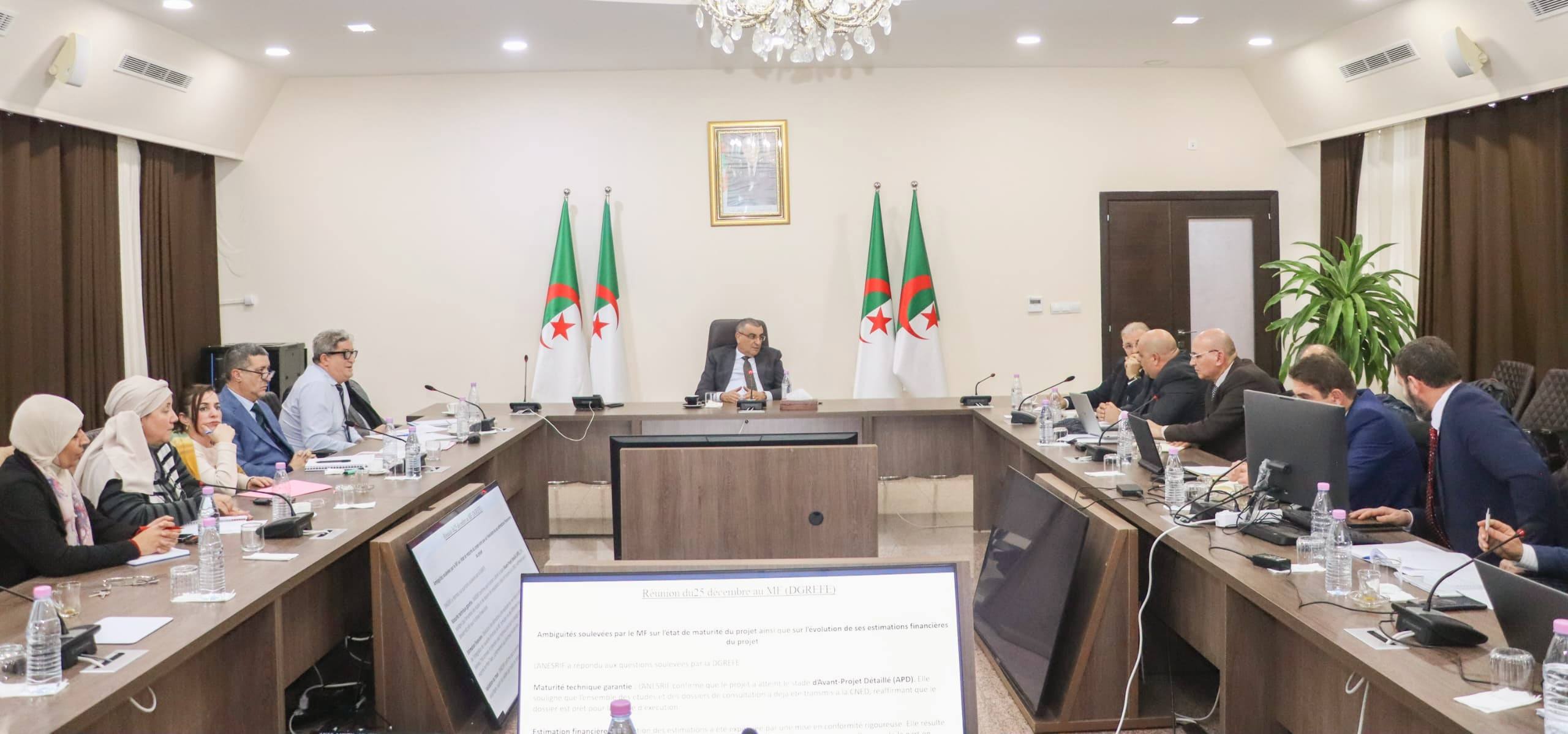 الجزائر – جلوي يتفقد سير العمل في خط السكة الحديد العابر للصحراء – الشروق أونلاين