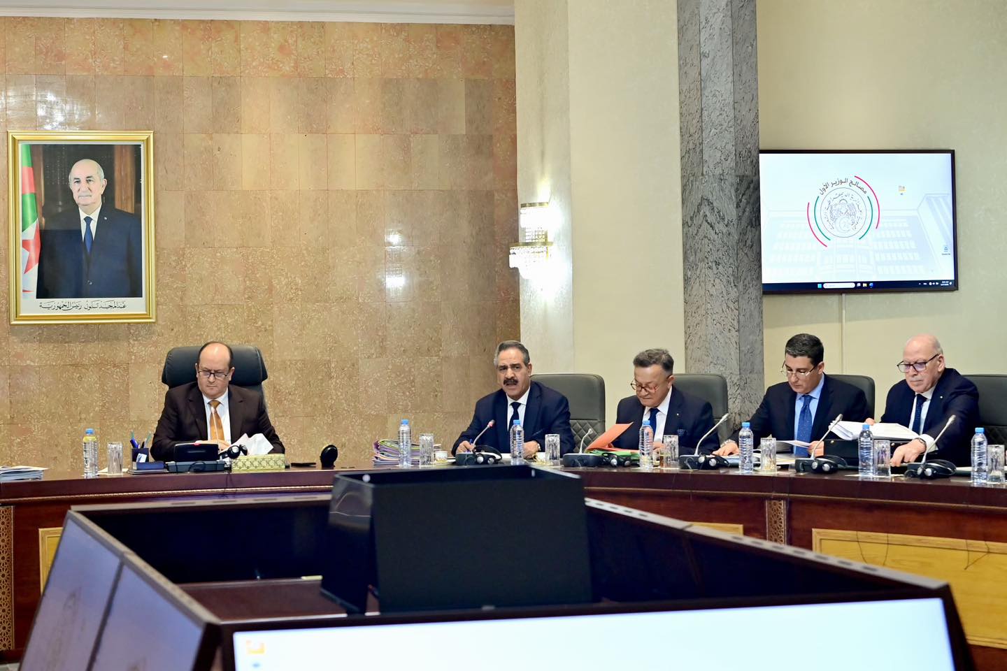 الجزائر – تسهيلات جديدة لإنشاء التعاونيات الزراعية وعرض خارطة طريق القطاع الصناعي