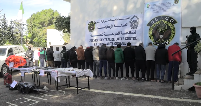الجزائر – القبض على 18 متهمًا بتهريب المهاجرين عبر البحر (فيديو) – الشروق أونلاين